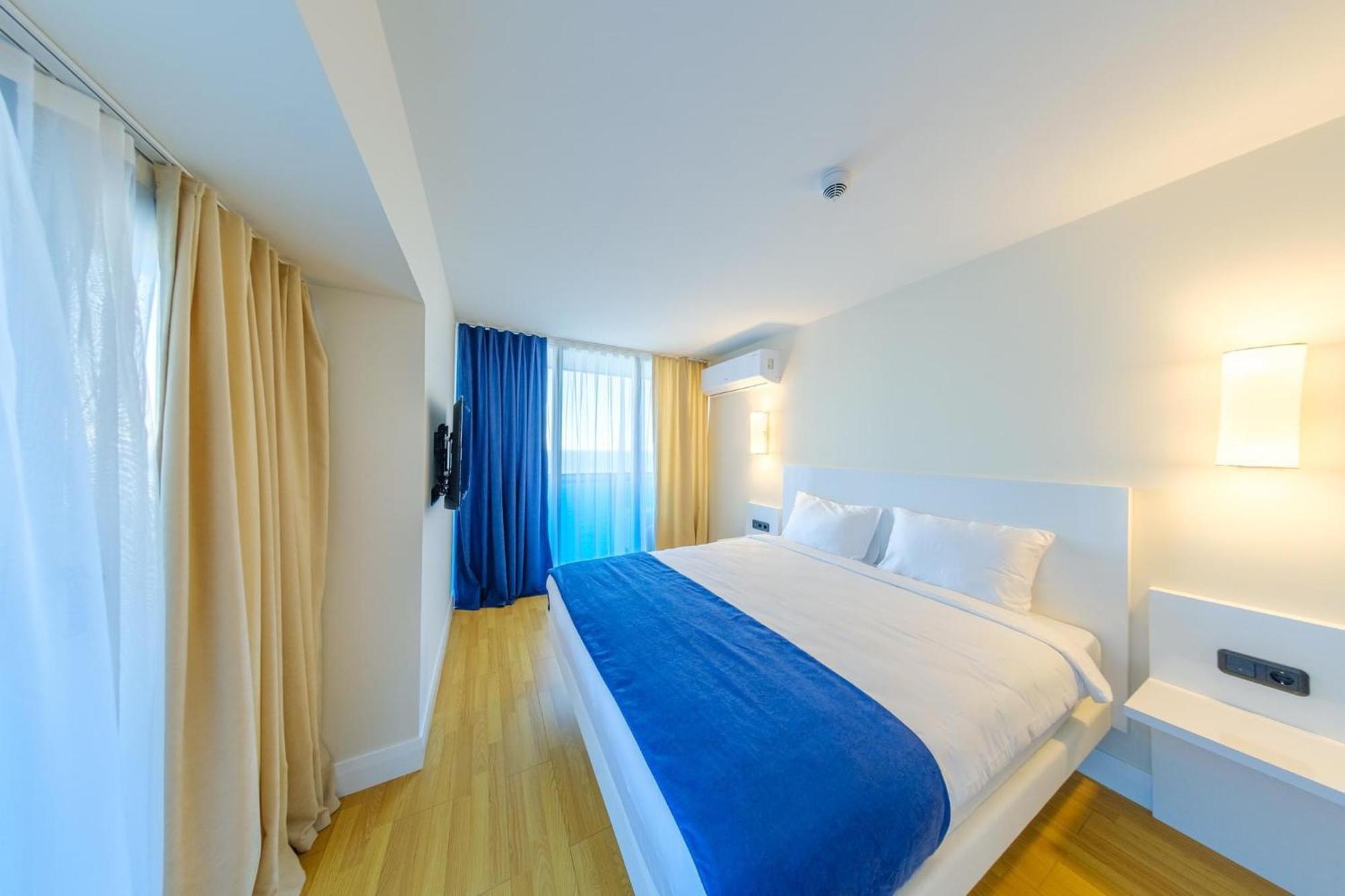 Panorama Sea View Central City Batumi & Aparthotel Екстер'єр фото